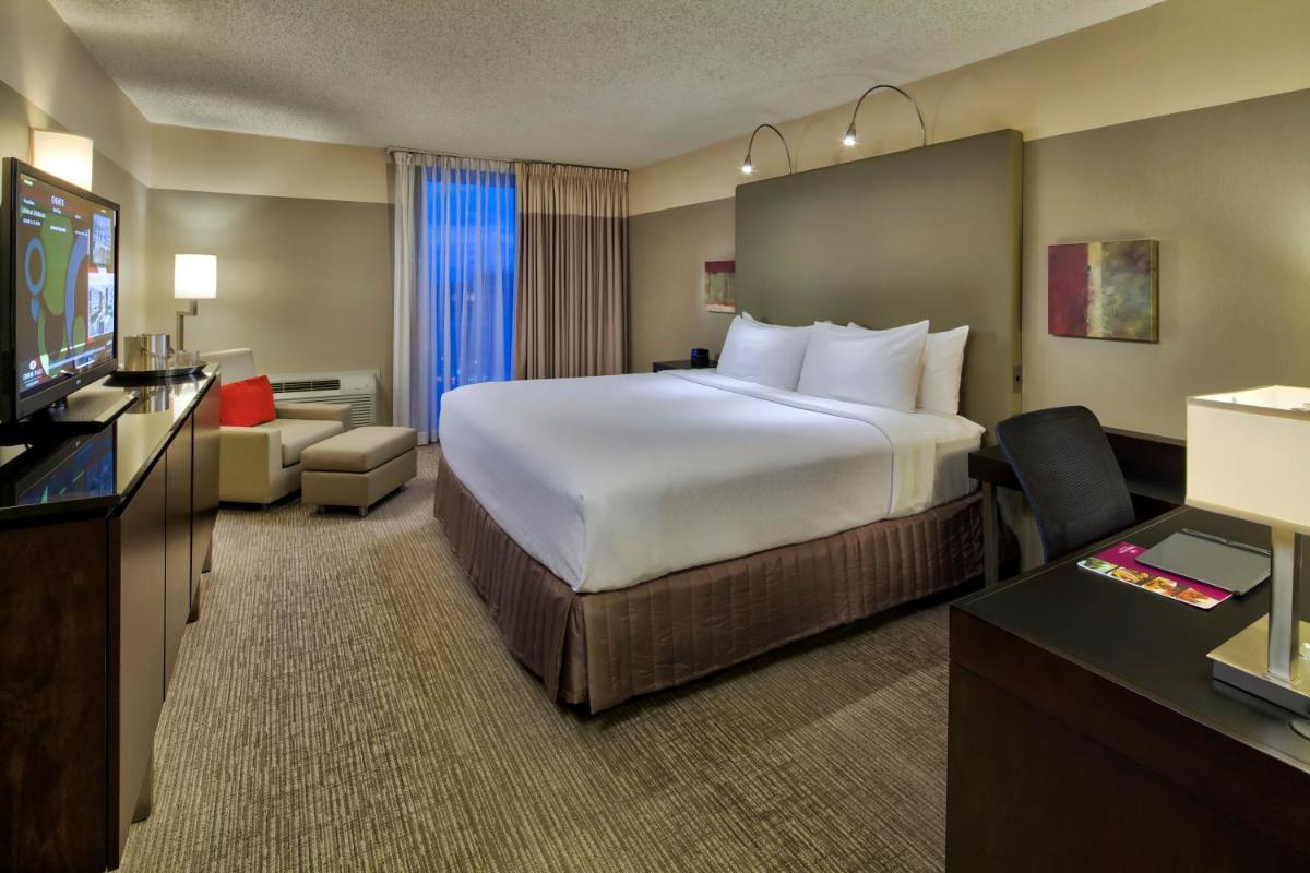 Crowne Plaza – Chicago West Loop, an IHG Hotel