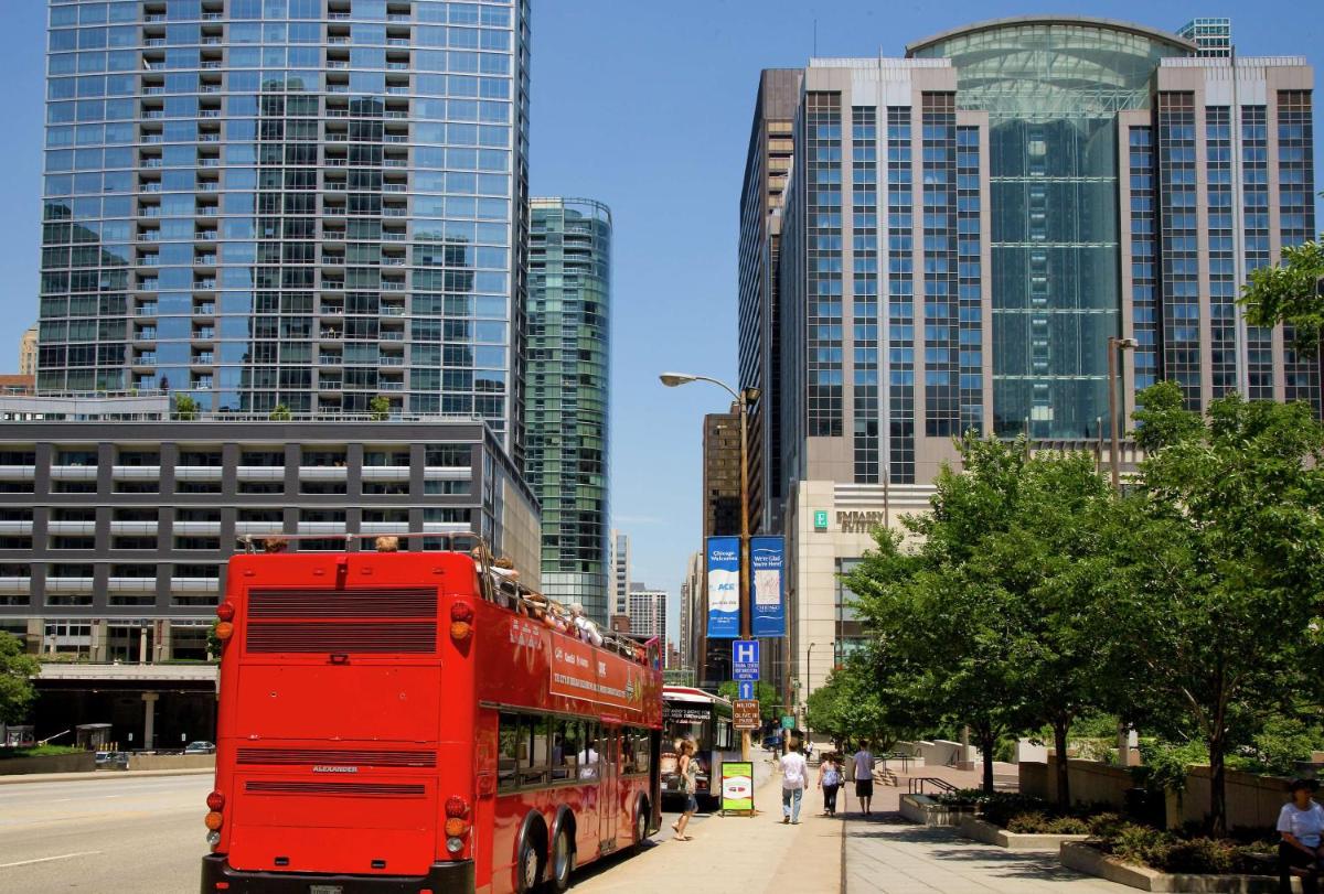 Embassy Suites by Hilton Chicago Downtown Magnificent Mile