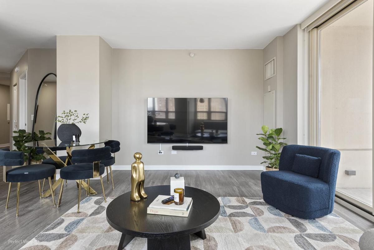 Fully Furnished Apts at The Mag mile -Cloud9 – 747