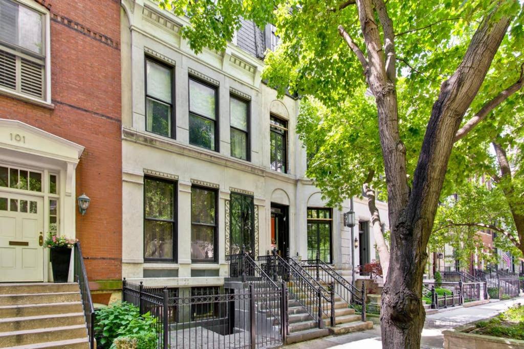 Historic luxury Townhouse in Downtown Chicago