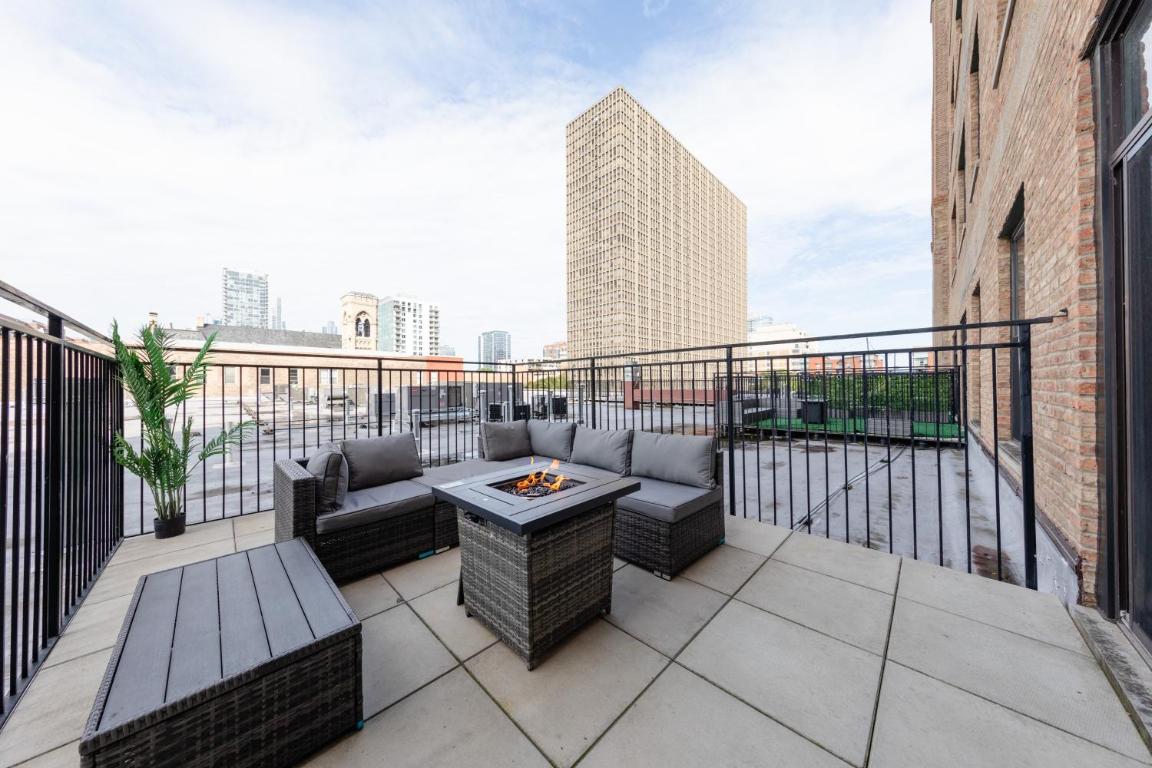 McCormick Patio skyline view 2b/2b with optional Parking for up to 6 people