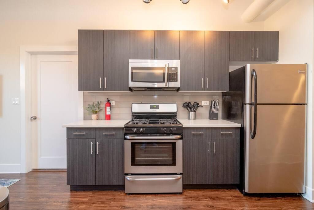 McCormick Place 3BR/2BA with optional Parking on State street