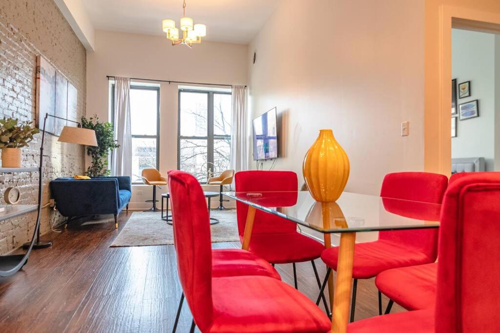 McCormick Place 420 friendly 3BR/2BA with Optional parking for up to 8 guests