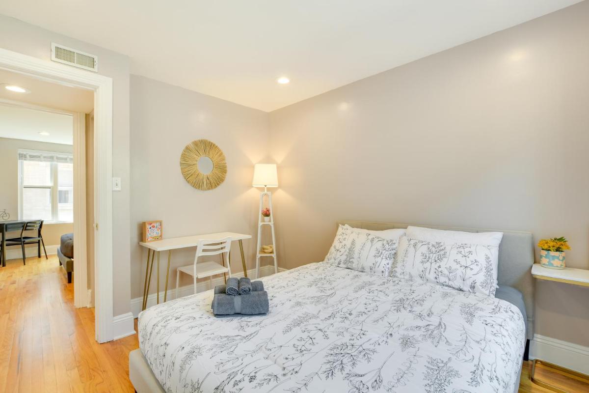 Pet-Friendly Urban Chicago Vacation Rental Condo