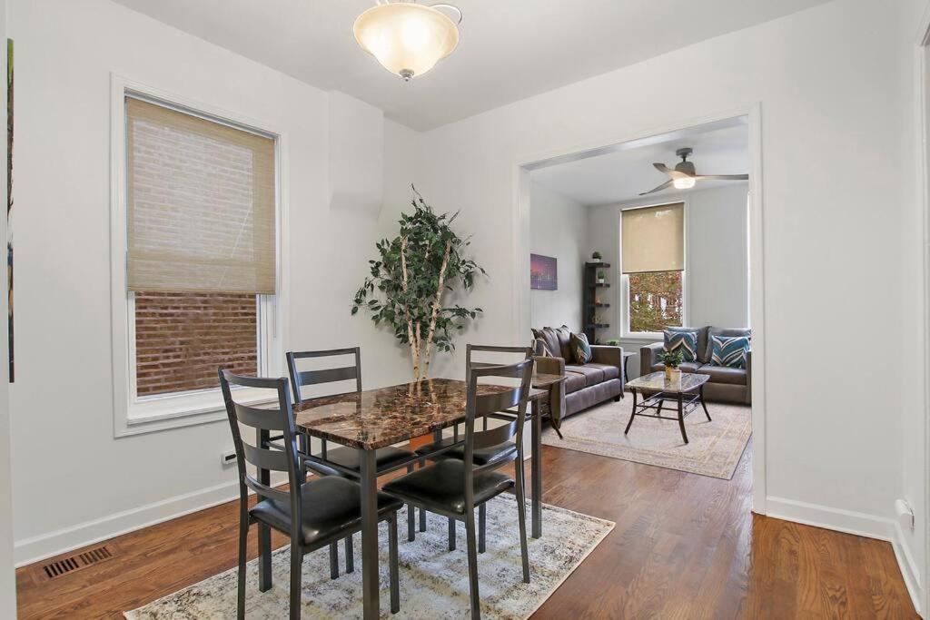 Sleek 2BR Apartment Logan Square Living