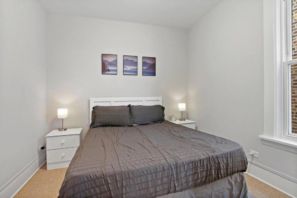 Urban Chic Logan Square Retreat with Free Parking