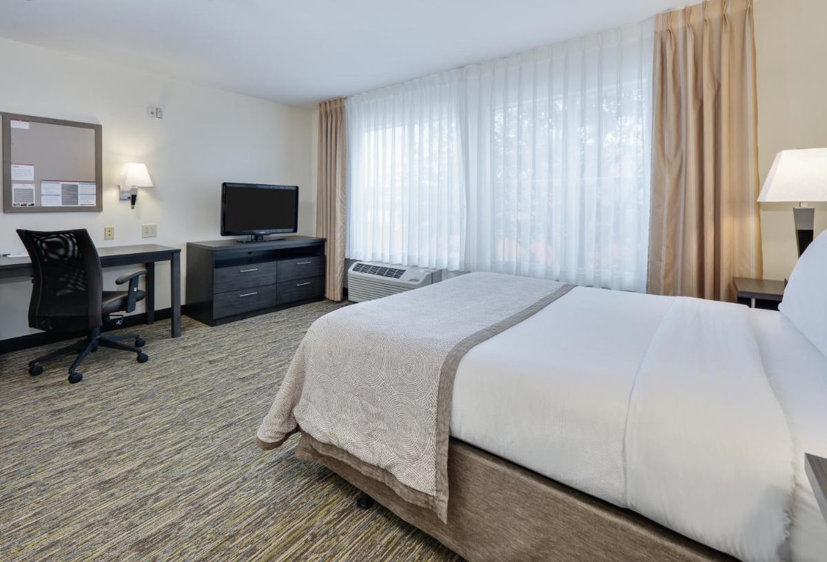 Candlewood Suites Dallas Market Center-Love Field, an IHG Hotel