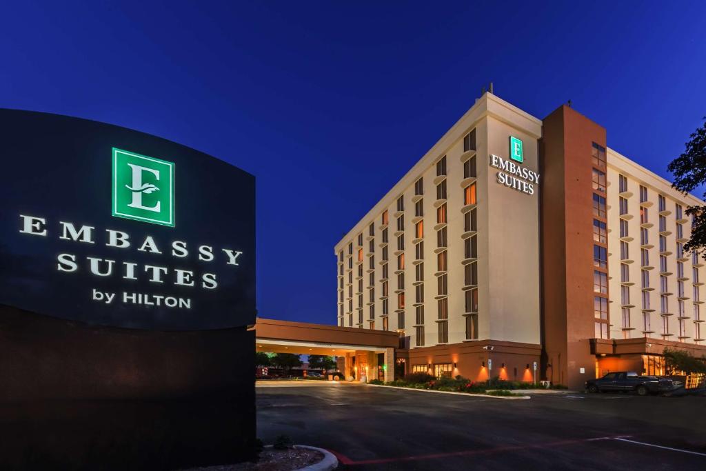 Embassy Suites by Hilton Dallas Market Center