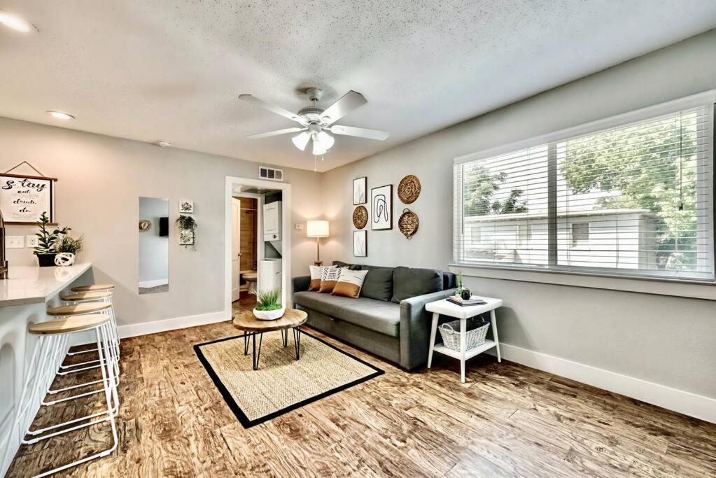 Lovely Dallas Flat Near Downtown