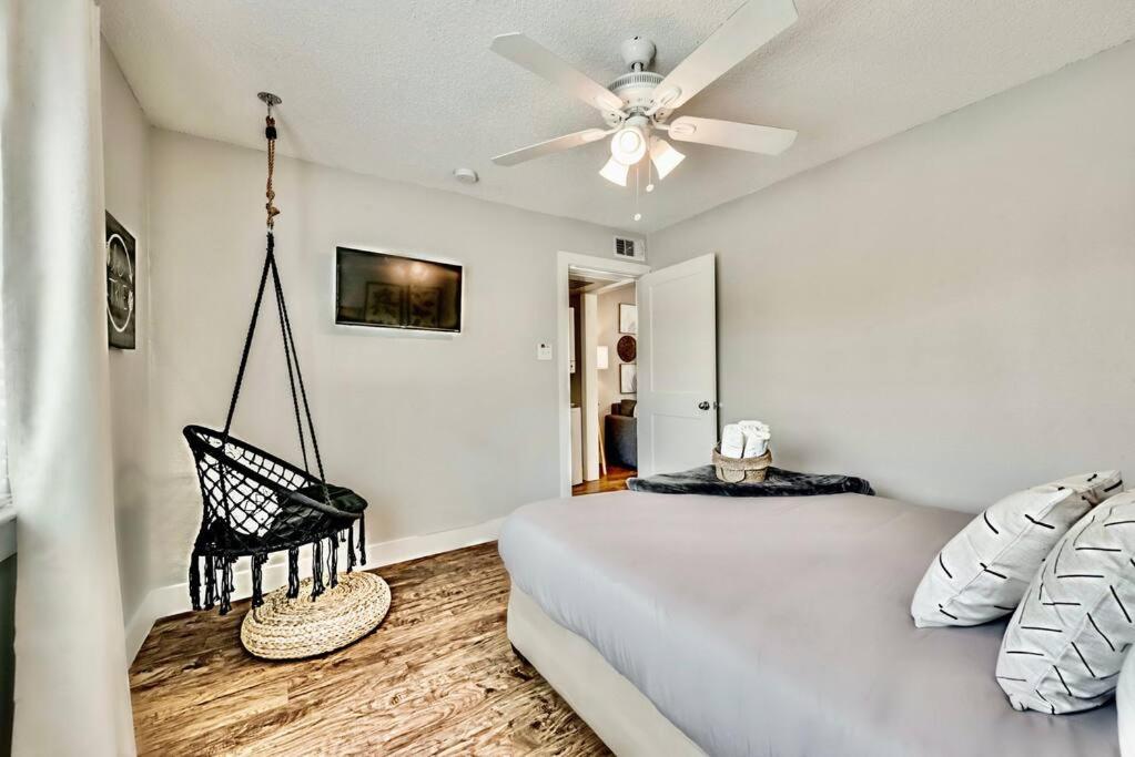 Lovely Dallas Flat Near Downtown