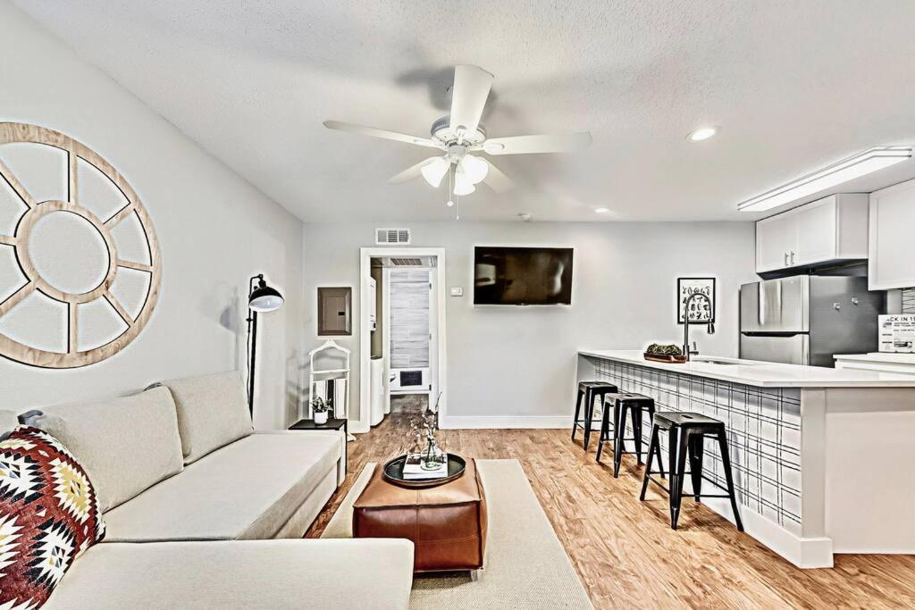 NEW – Near Deep Ellum + Downtown Dallas Flat