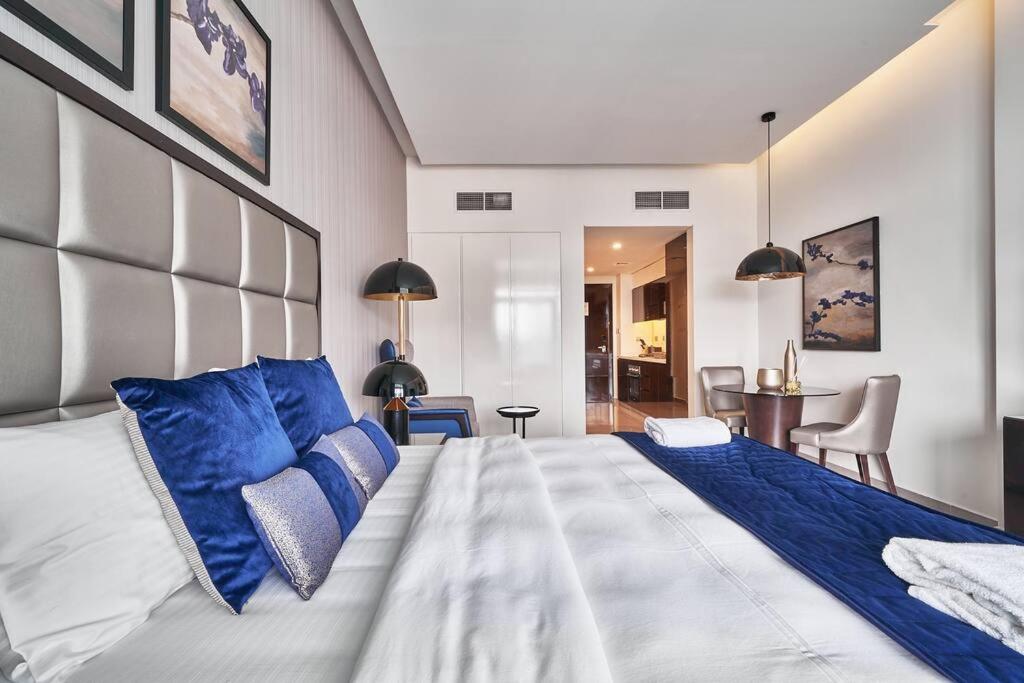 Image 7 of 5* Studio, 10min walk to Dubai Mall, 1min Bay Sqr
