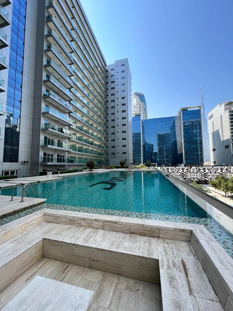 Image 4 of 5* Studio, 10min walk to Dubai Mall, 1min Bay Sqr