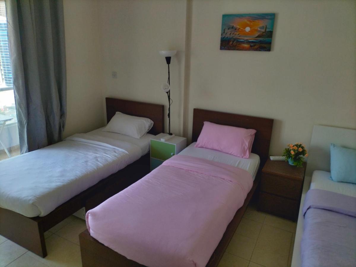 Amazing apartment 2 bed rooms in Tecom 6 pax