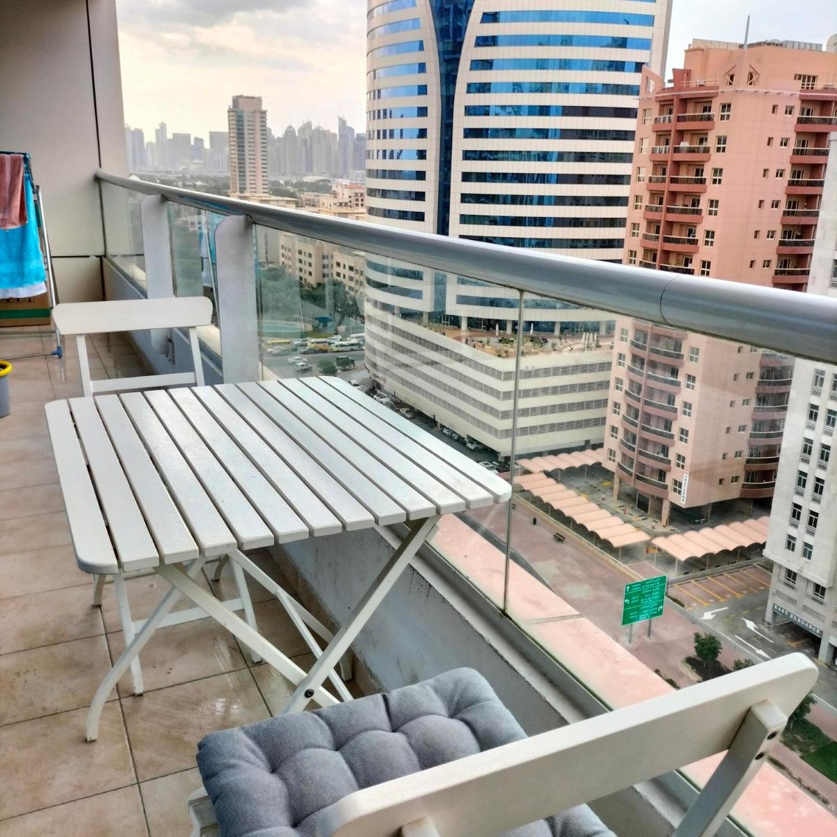 Amazing apartment 2 bed rooms in Tecom 6 pax