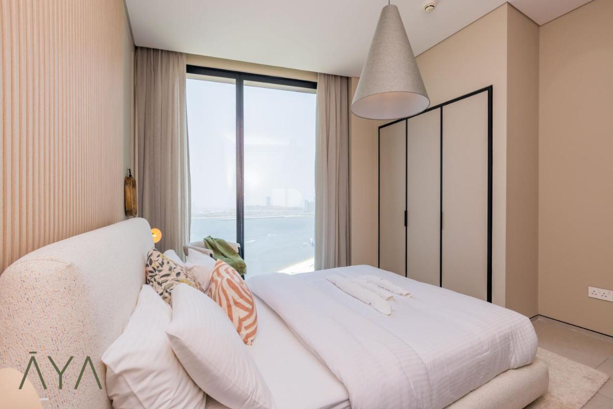 Beachfront Bliss 2BR Dubai Eye & Full Sea View at the Address Beach