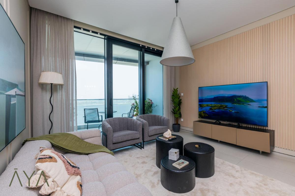 Beachfront Bliss 2BR Dubai Eye & Full Sea View at the Address Beach