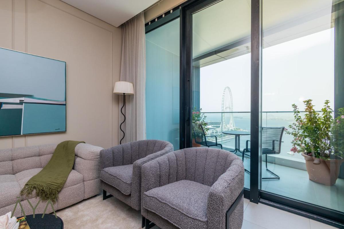 Beachfront Bliss 2BR Dubai Eye & Full Sea View at the Address Beach