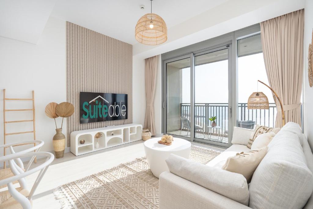 Blazing apartment by the seaside – Suiteable