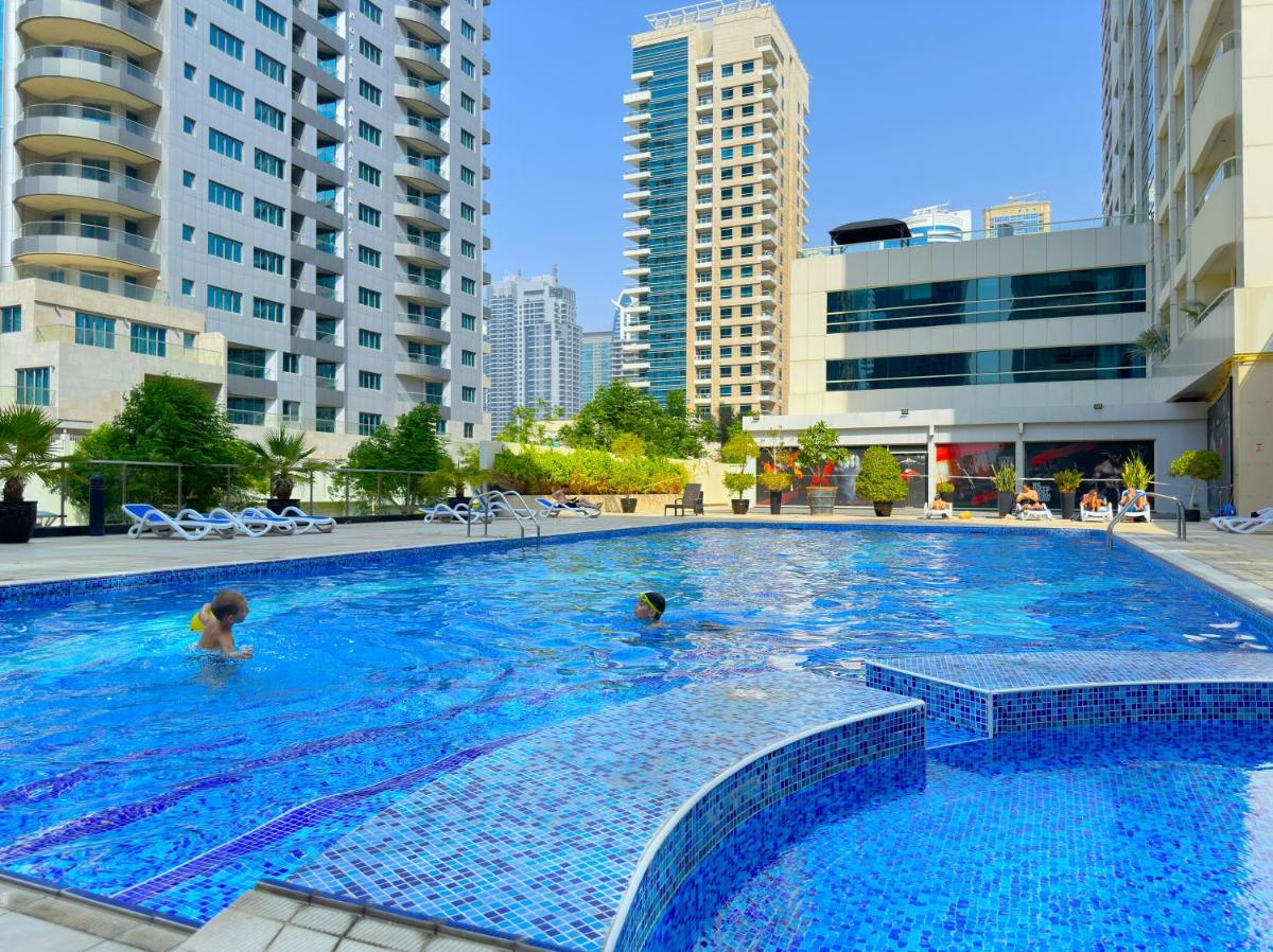 DreamLike Full Pool & Marina View Apartment Dubai