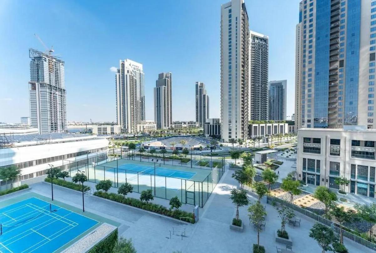 Elegant Luxury Apartment with Stunning Lake Views in Dubai Creek Harbour