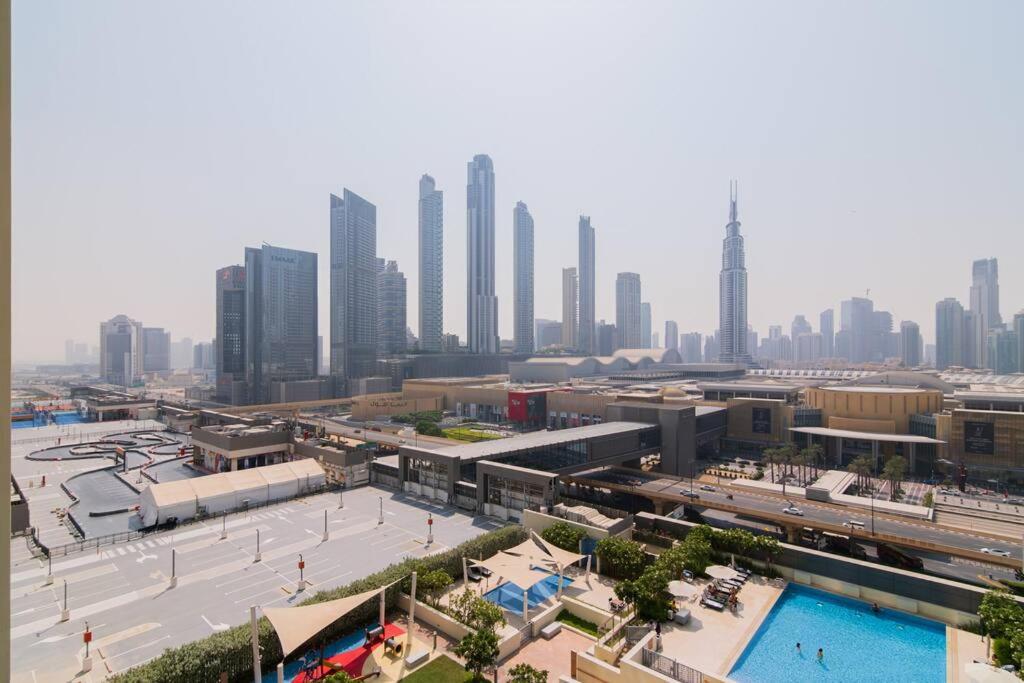 Elite Escape Holiday Home – 2 BHK Getaway with Burj Khalifa View and Dubai Mall Access – 1504