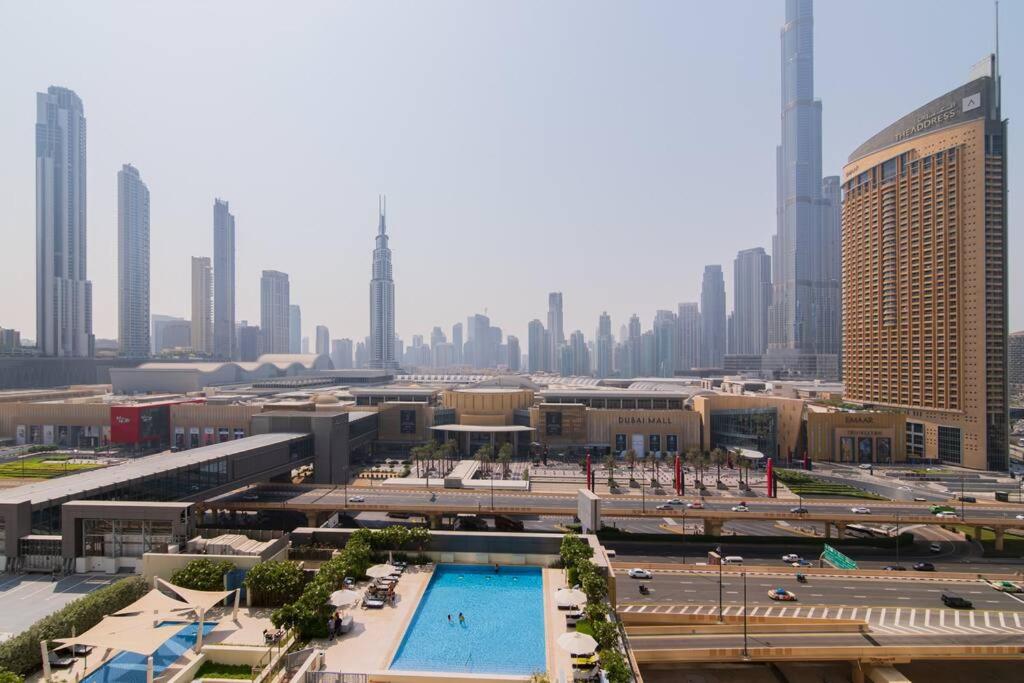 Elite Escape Holiday Home – 2 BHK Getaway with Burj Khalifa View and Dubai Mall Access – 1504