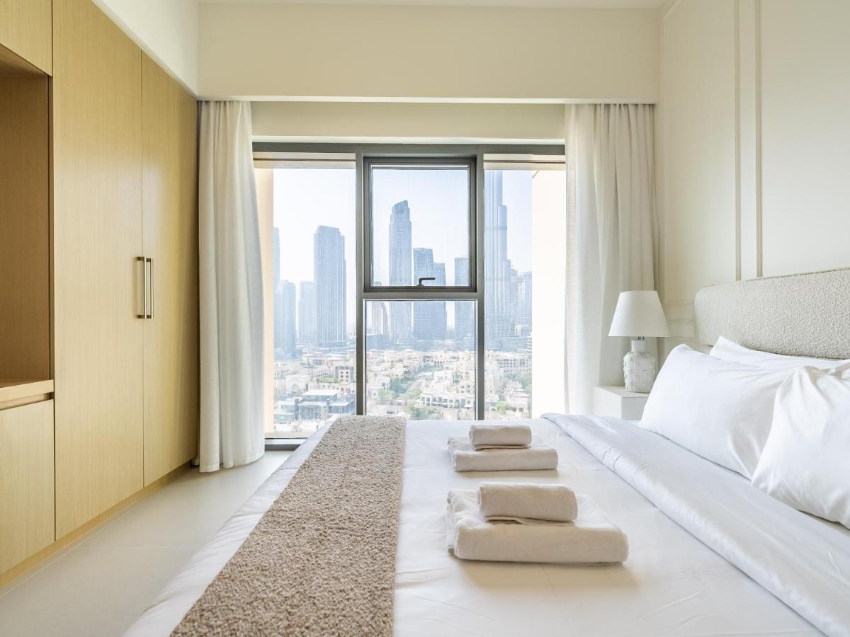 Eloquent Upscale 2BR with Breathtaking Full Burj Khalifa