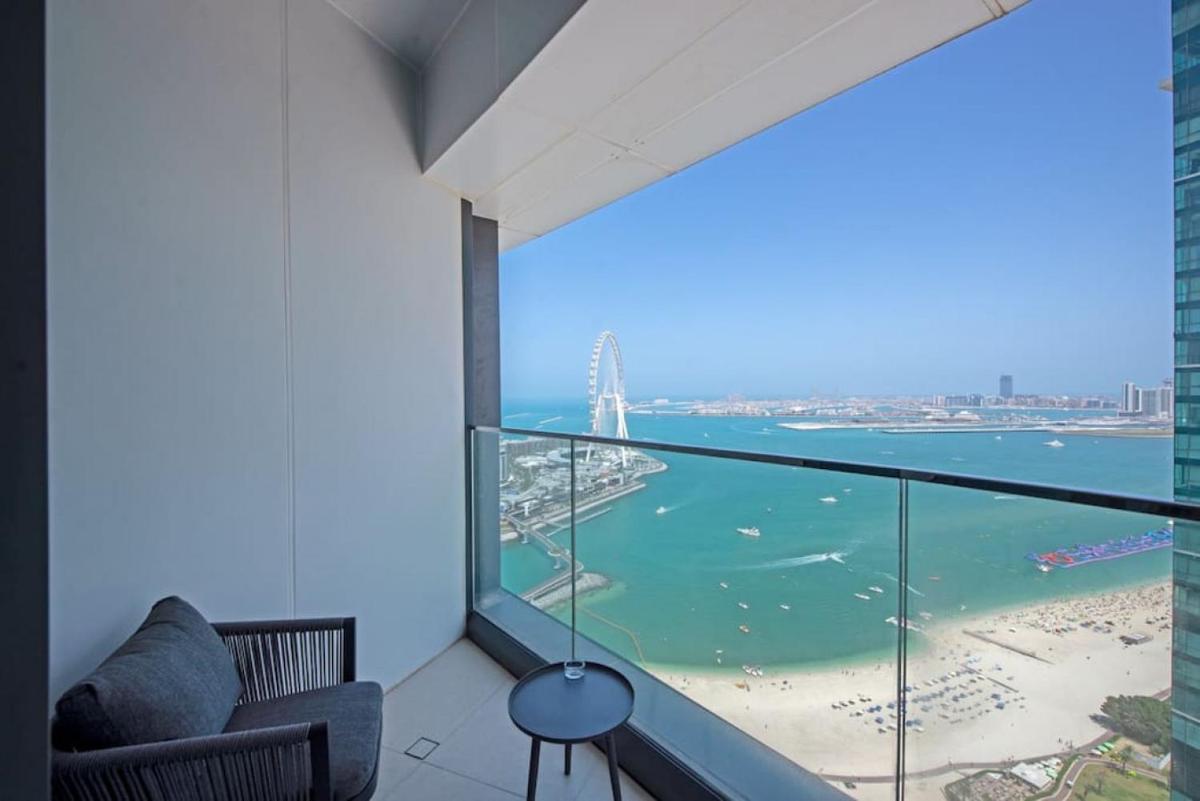 Exceptional high floor 3bed apartment by Suiteable