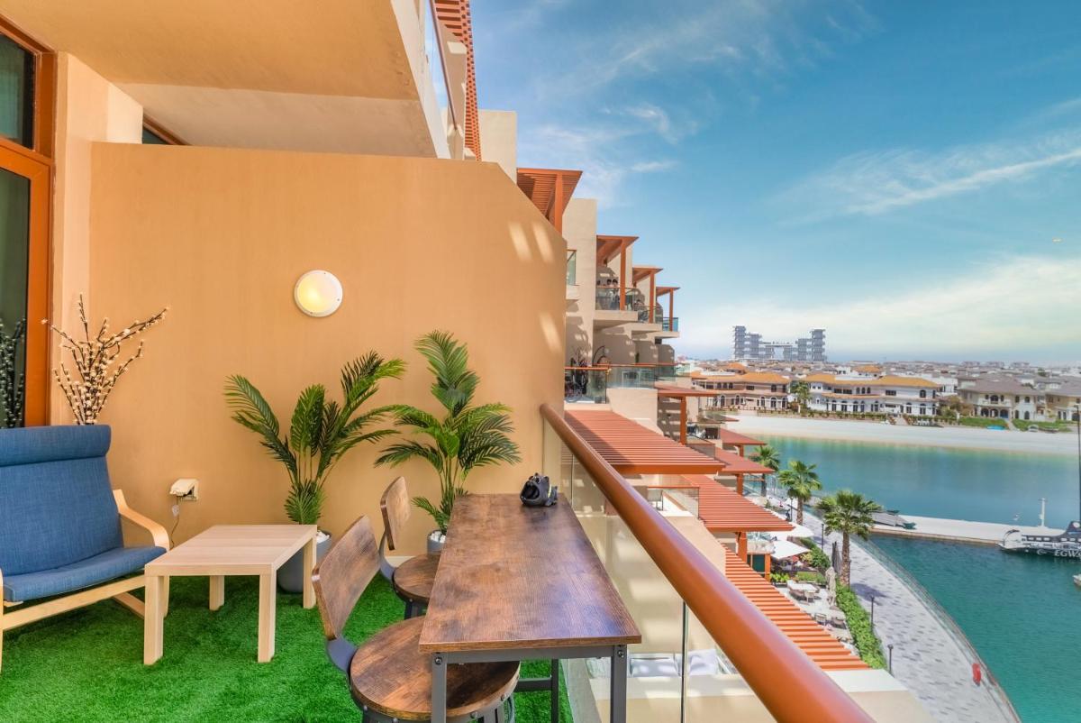 FiveX Studio Oasis living with Burj Al Arab view