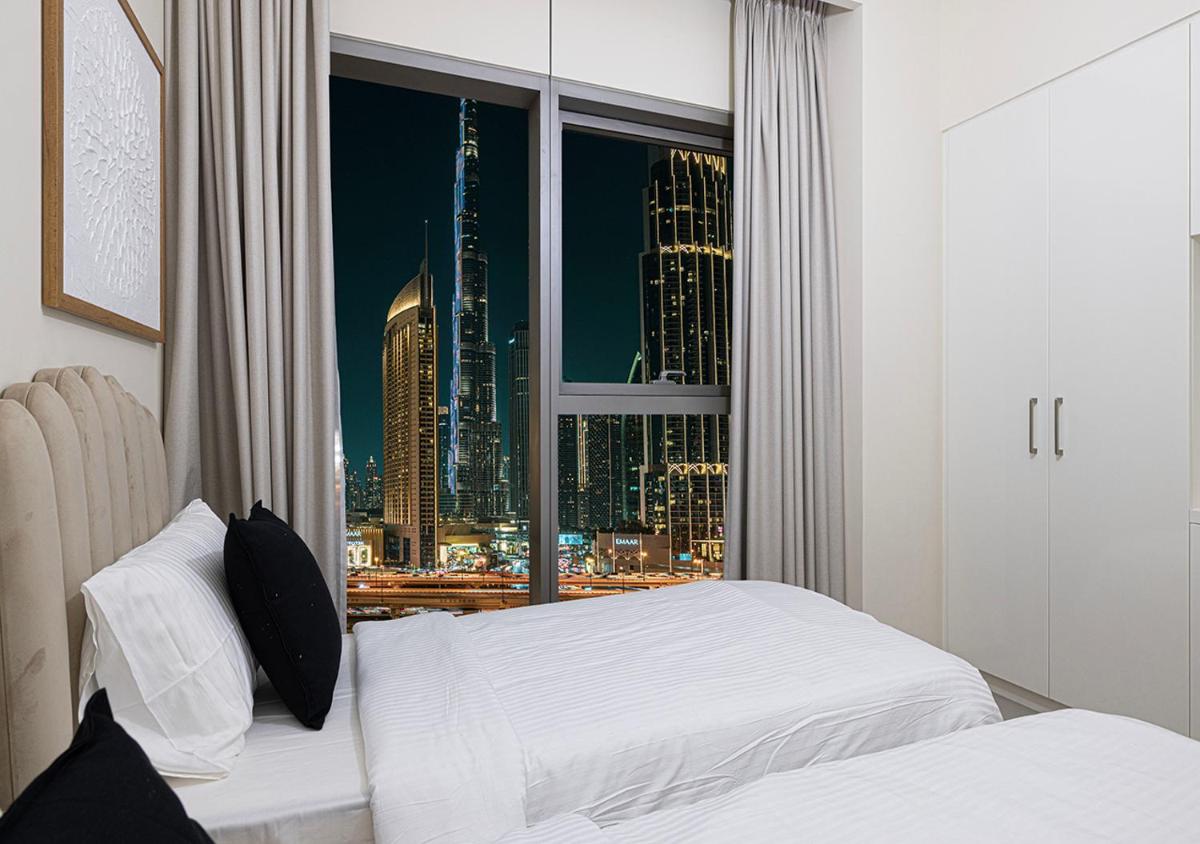 Full Burj Khalifa View – Opposite Dubai Mall Access – 8 min Walk To Mall & Fountain – Luxury 2BR