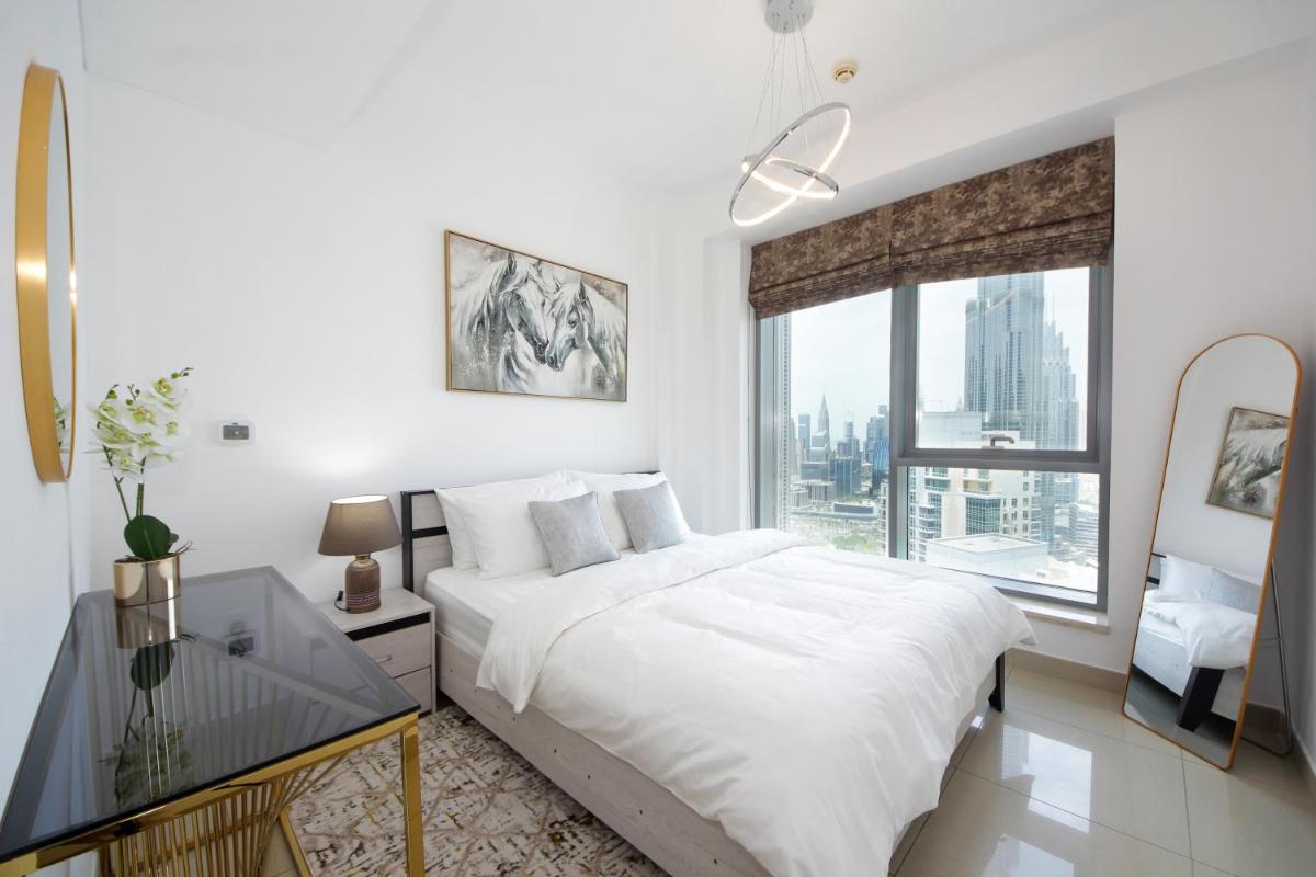 Iconic 2BHK with Burj and Fountain view in 29 Boulevard Downtown- Truebleu Vacation homes