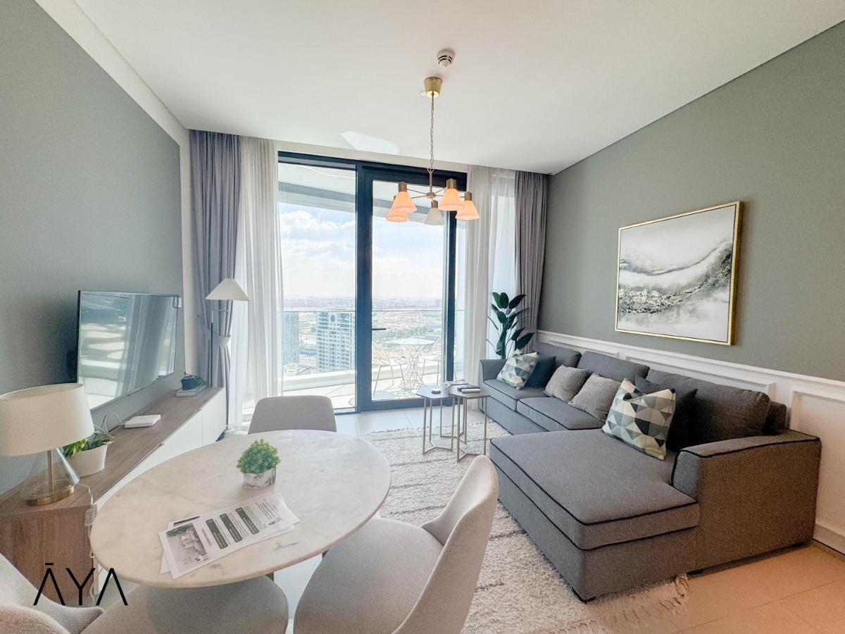 Jumeirah Gate Tower 1 – Stylish Apartment with Pool & City Views