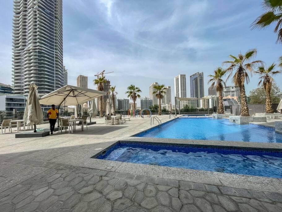 Lush Tropical Getaway in Dubai Marina