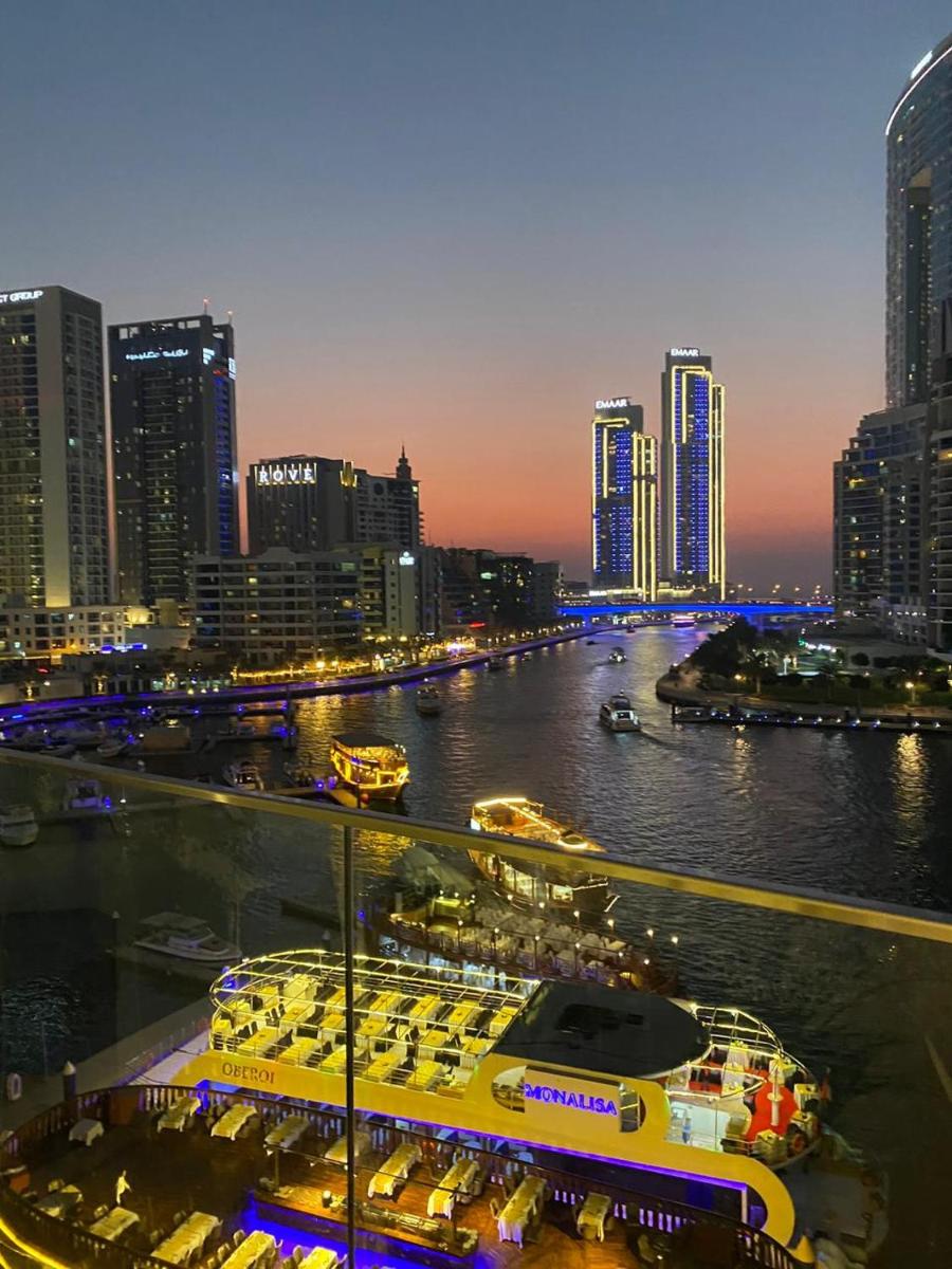 Lux 1BR Direct access to Dubai Marina 4 people