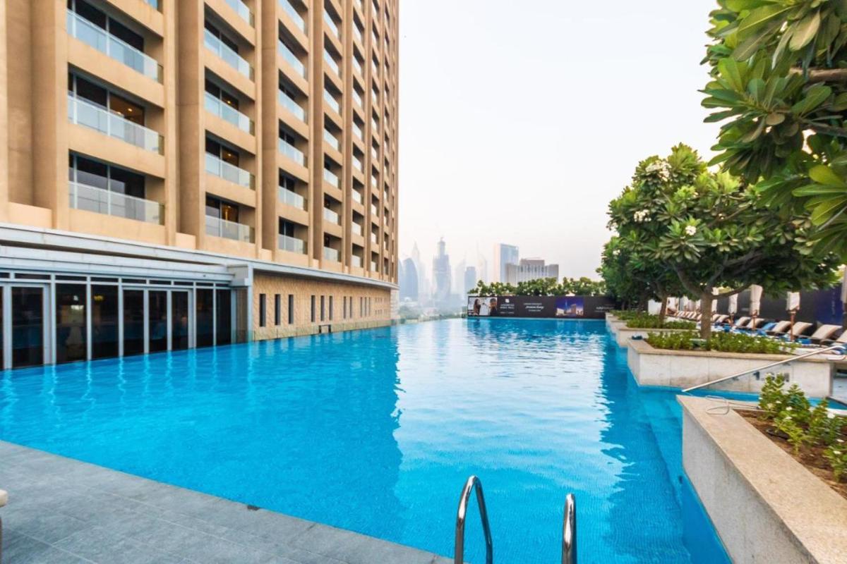 Luxury 1-BR APT Near Burj Khalifa And Dubai Mall