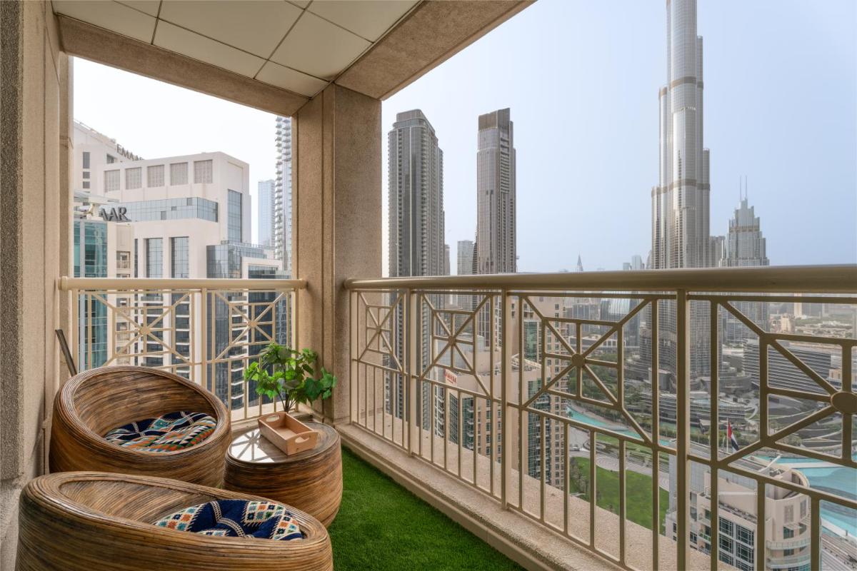 Luxury 2BR Oasis with stunning Burj & Fountain Views 4004