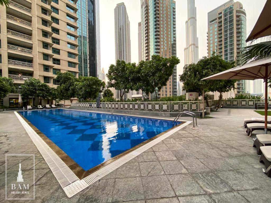 Luxury 2BR Oasis with stunning Burj & Fountain Views 4004