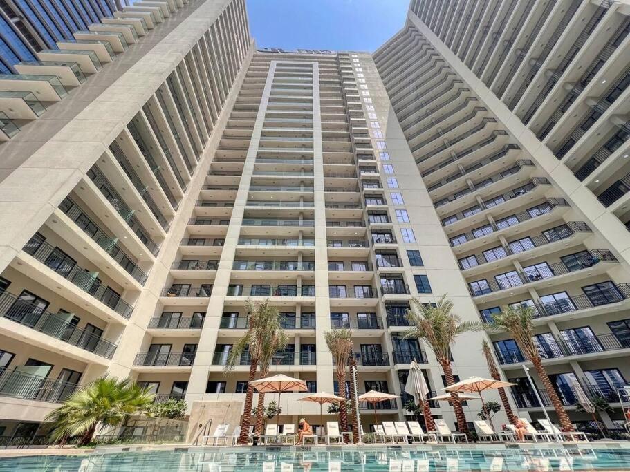 Luxury Canal 1BR with Exclusive Pool in ZADA Tower