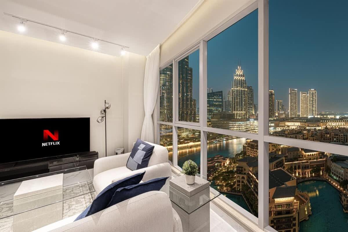 Luxury Downtown Oasis Burj Views & Modern Comfort