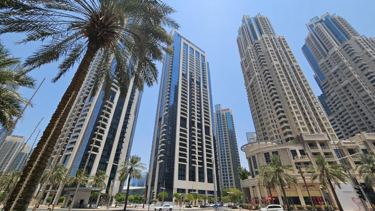 MH – ACT Tower – Downtown – Burj View 3BHK -REF4008