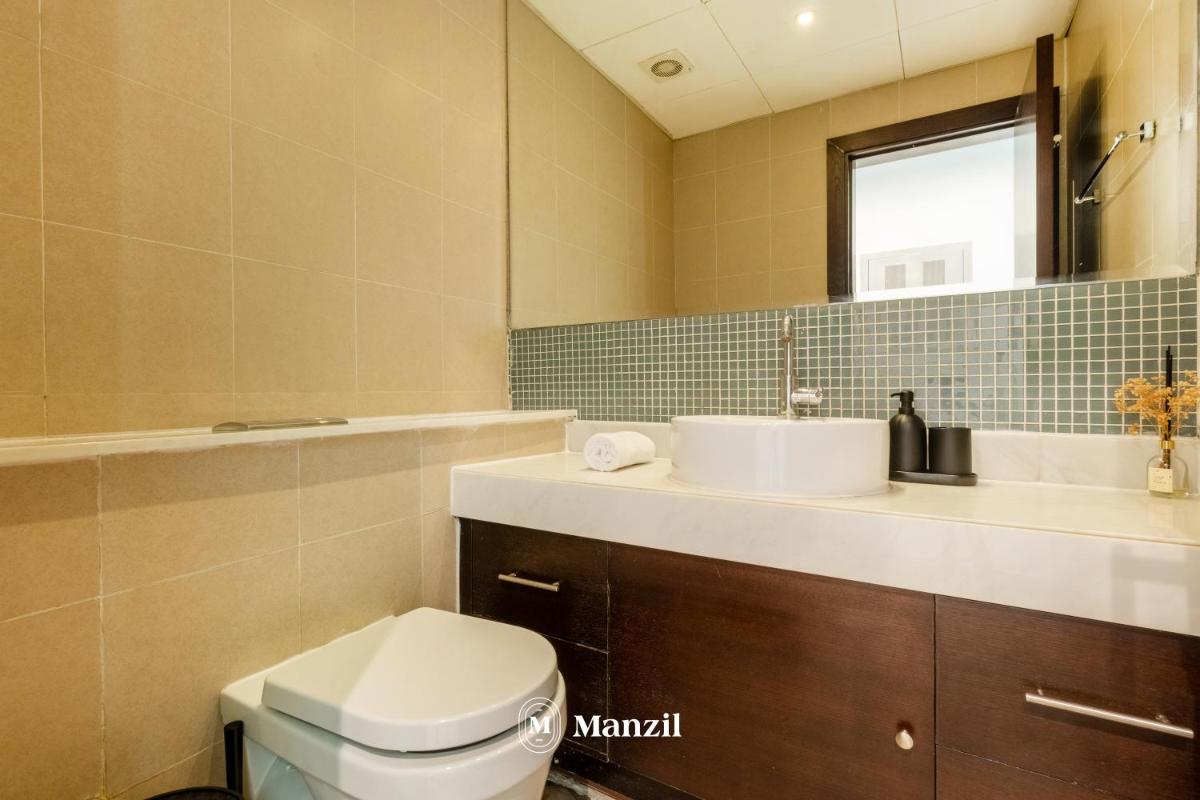 Manzil – 1BR in Business Bay with Canal View, Close to Burj & Dubai Mall