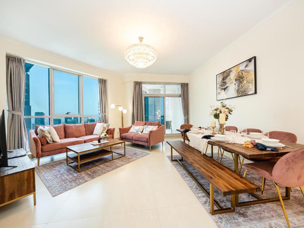 Marina Views – 2BR Luxury Apartment, High Floor, Torch Marina