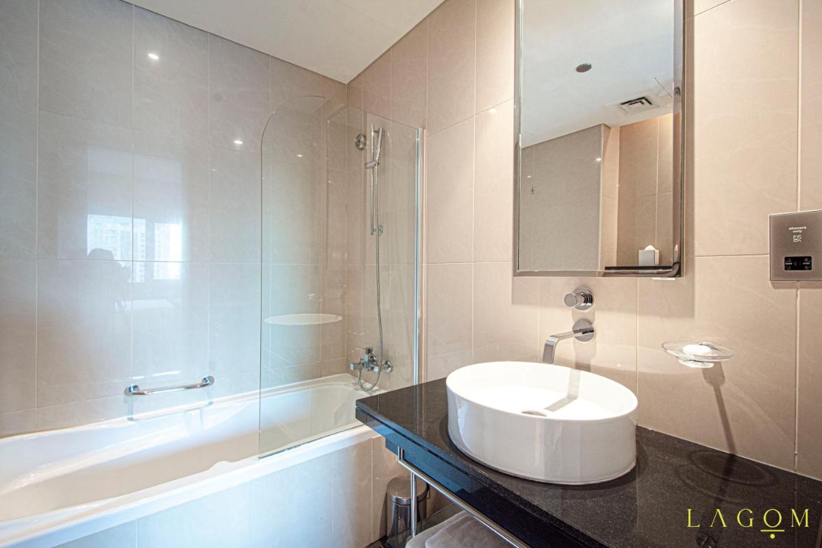 Image 3 of Songs of the Lake by Lagom – Bonnington Apartment Jumeirah Lake Towers,