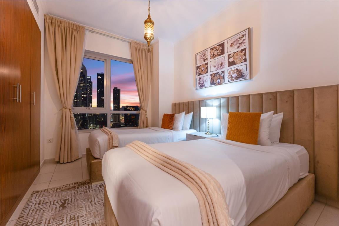 Spectacular Burj & Fountain View – Luxurious 3 Bedrooms & Maids room – The Residences