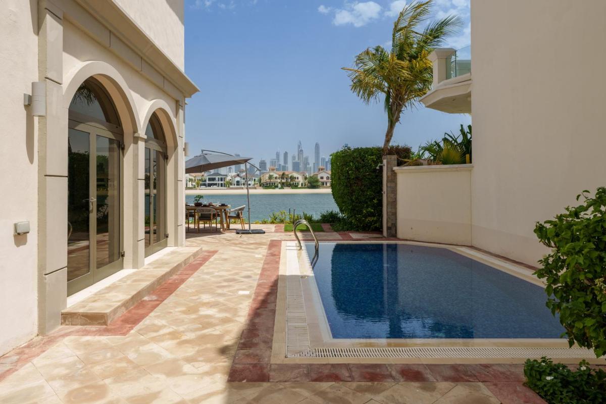 Stunning Villa with private pool & beach access