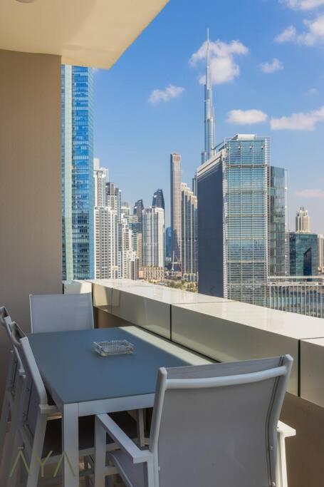 Stylish 1BR Canal Skyline Suite at ZADA Tower