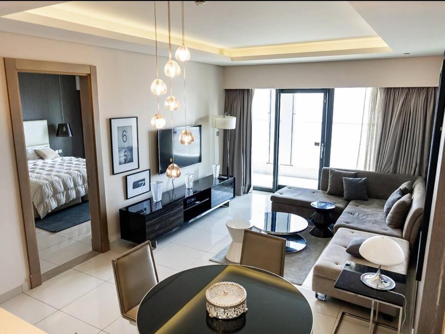 Stylish apartment at Paramount Hotel Business Bay