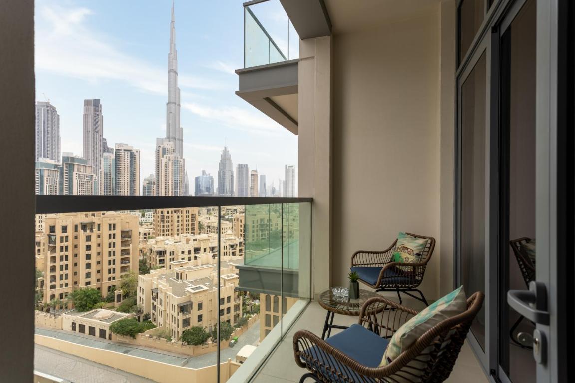 Waves Holiday Home – Chic Apartment With Dubai Skyline Views