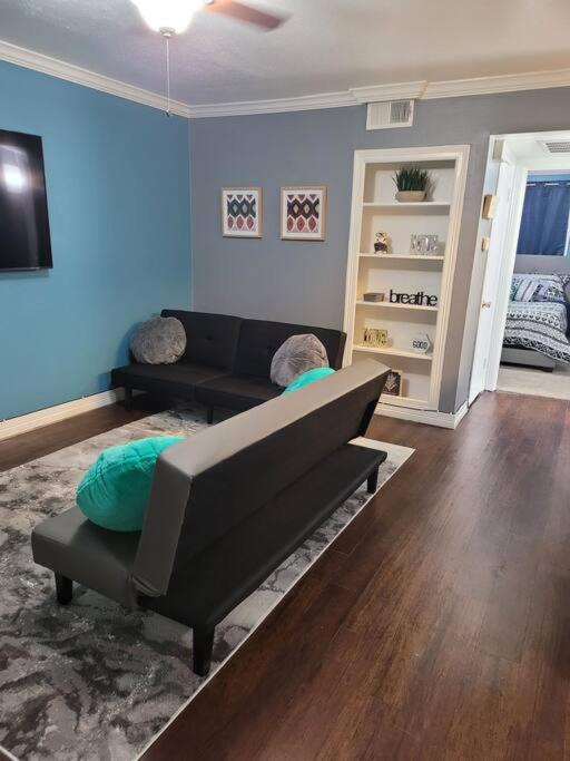 Blue Shark *E3* @ Midtown Cozy 1BR King Suite